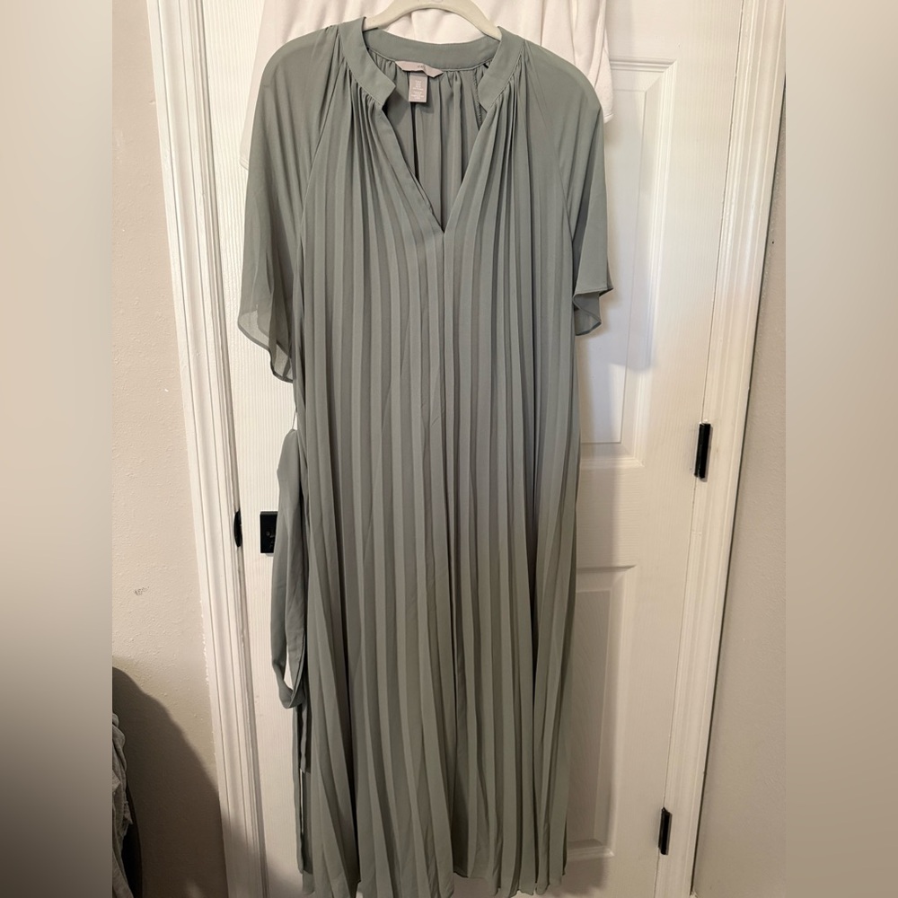 H&M Light Gray Maxi Dress - Picture 2 of 6